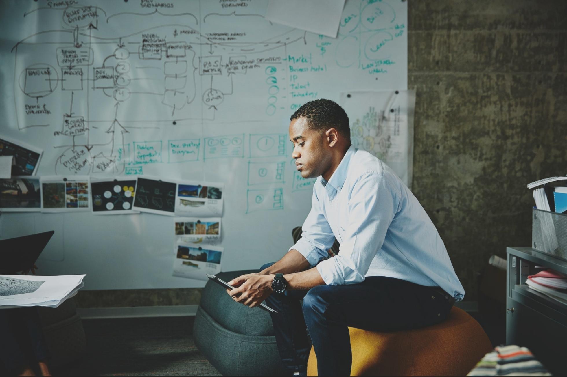 Espacio de trabajo colaborativo donde desarrollamos estrategias financieras realistas